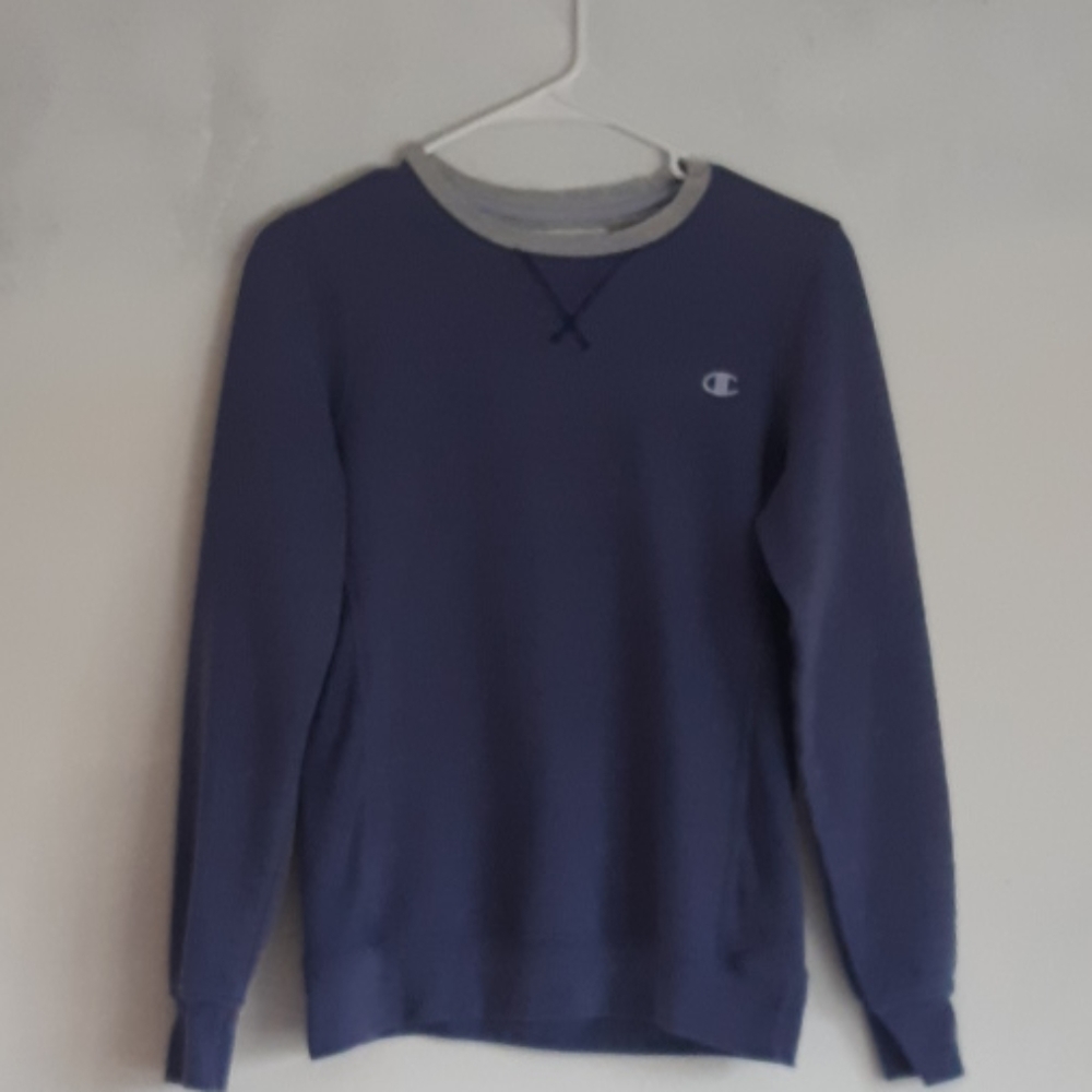 Navy blue champion sweatshirt